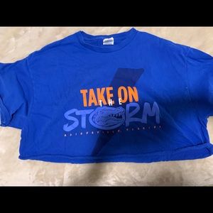 Short sleeve cropped gator tshirt